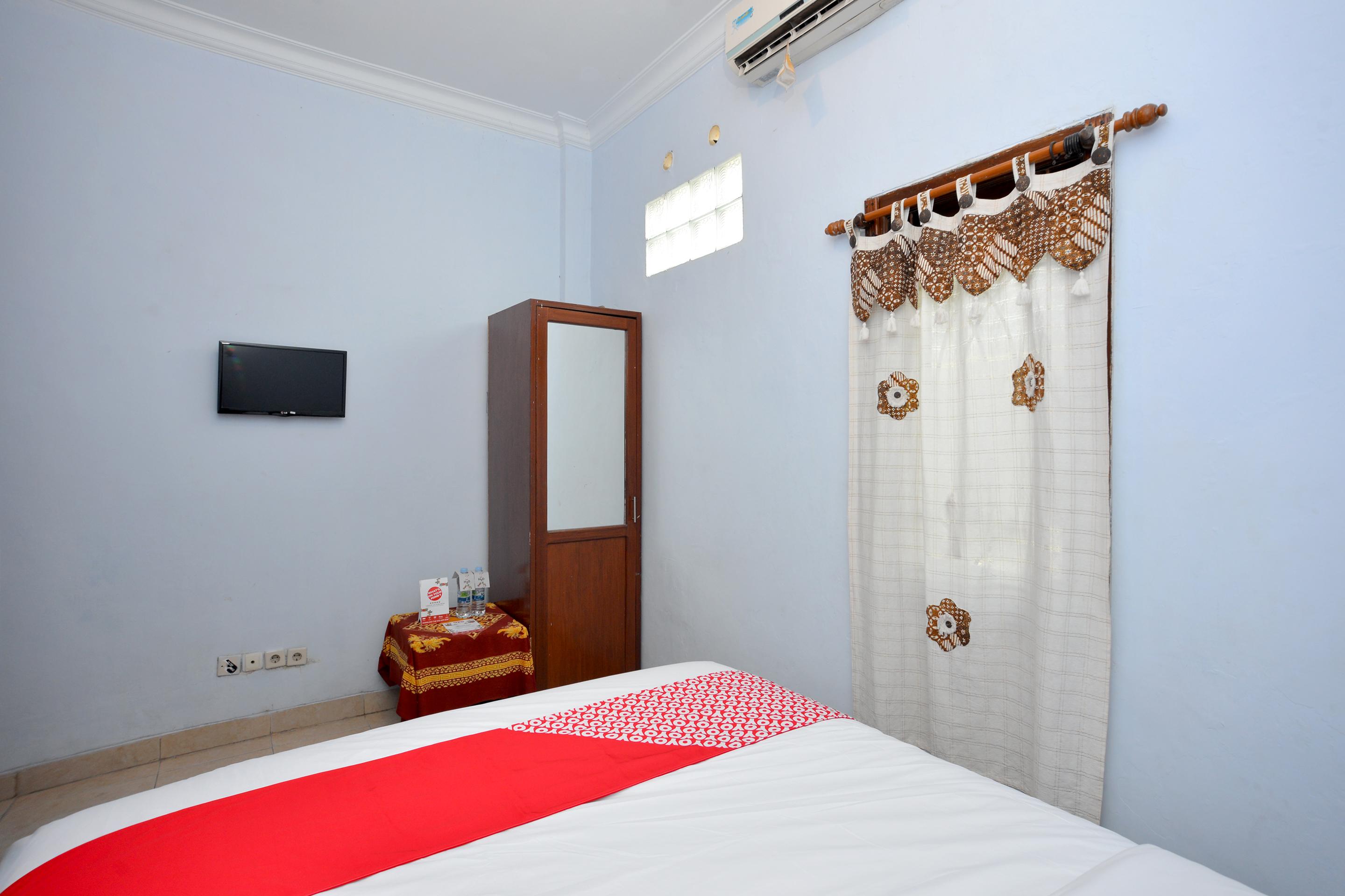 Oyo 586 Hotel Wijaya Kalasan Exterior photo