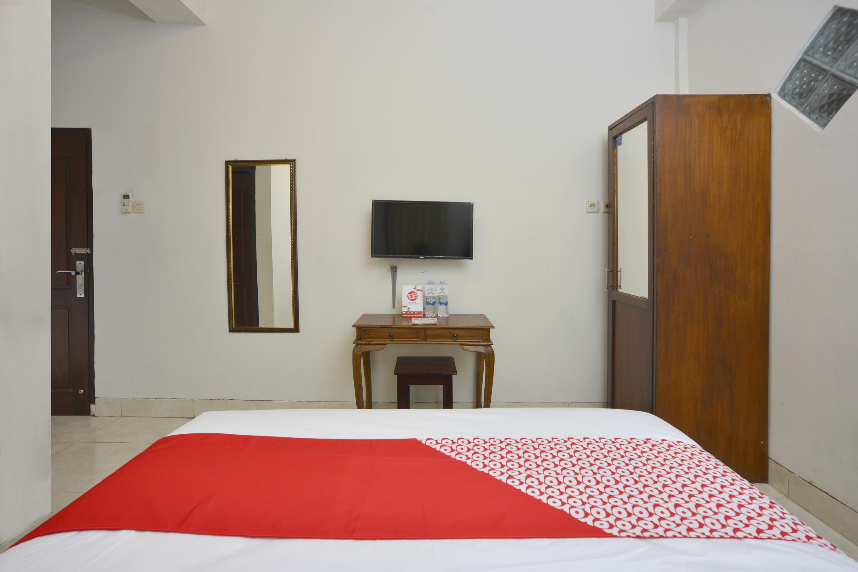 Oyo 586 Hotel Wijaya Kalasan Exterior photo